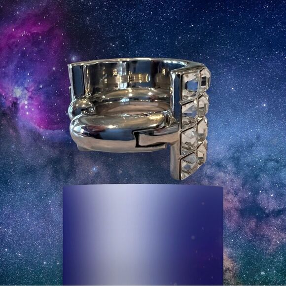 Elegant FENDI Silver Crystal Ear Cuff - Picture 5 of 7